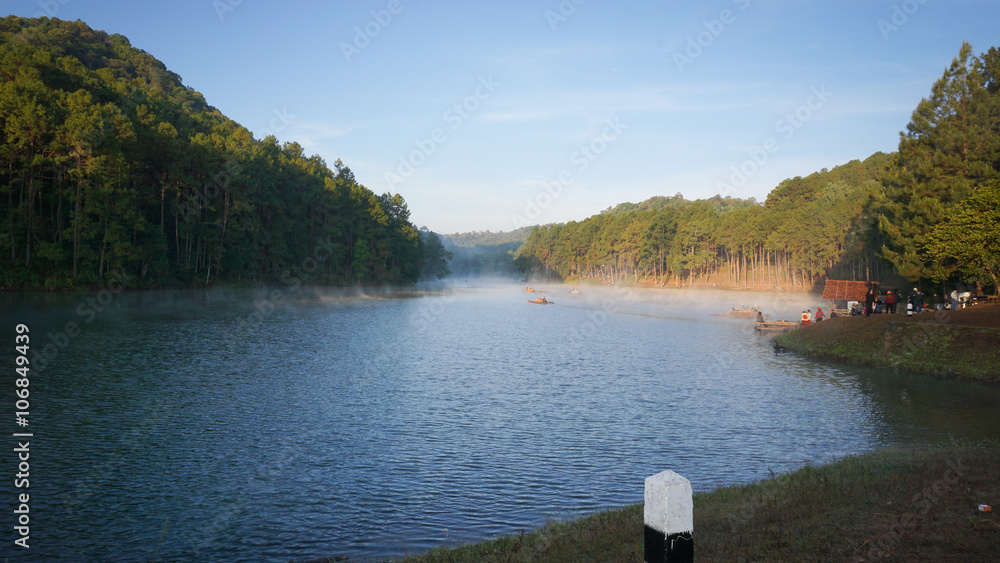 Obraz premium Pang Ung in Mae Hong Son , Thailand