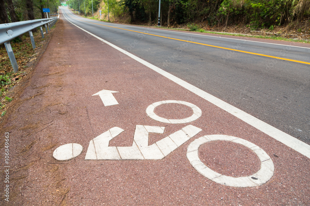 Obraz premium Bicycle lens symbol on the road