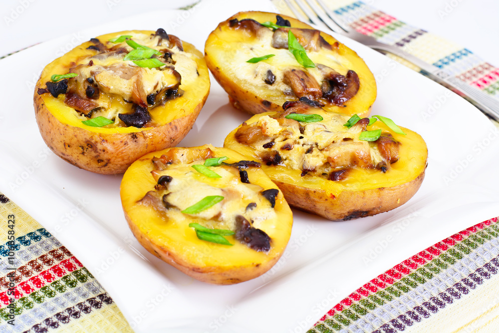 Potatoes Stuffed with Mushrooms and Cheese