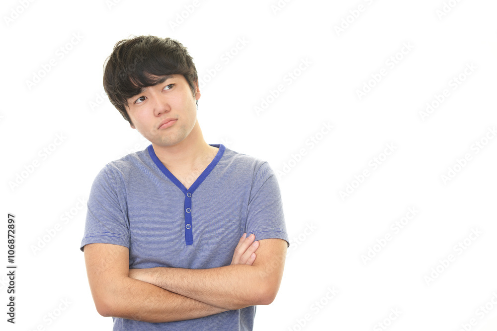悩む青年 悩む青年