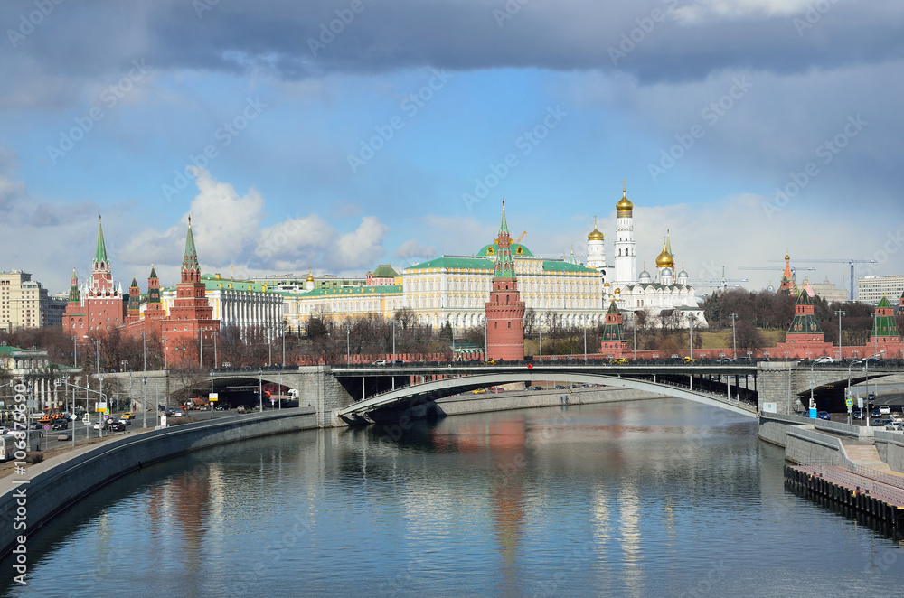 Россия, Московский Кремль в облачный день