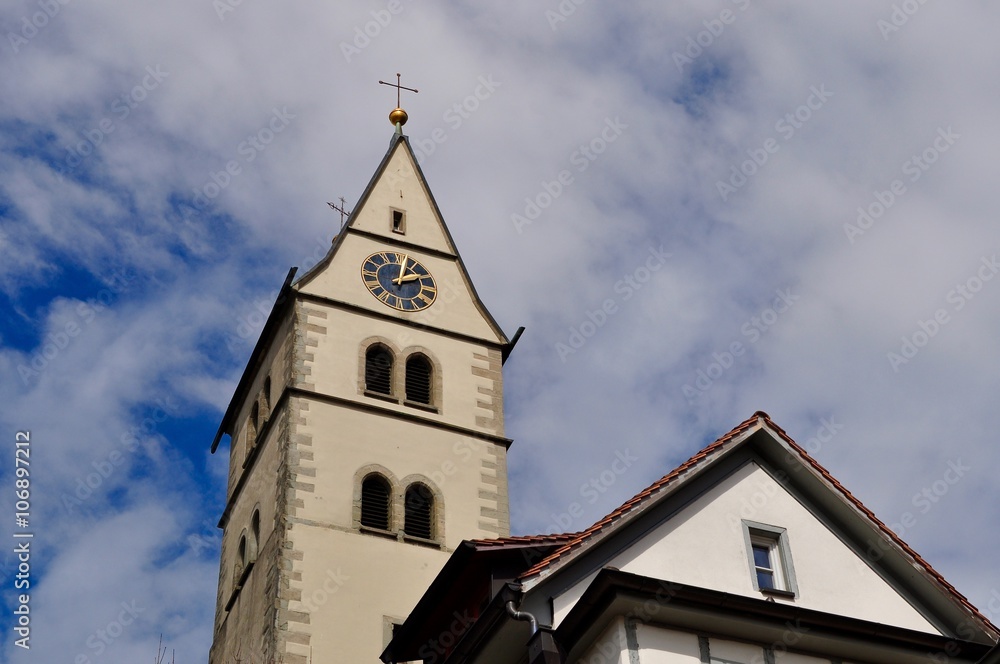 Fototapeta premium Stadtpfarrkirche Meersburg am Bodensee. Römisch-katholisches Kirchengebäude, Baden Württemberg, Deutschland