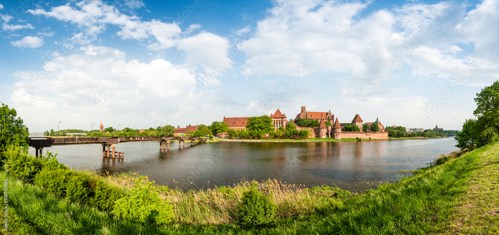 Fototapeta premium Malbork (Marienburg) Castle in Pomerania, Poland.
