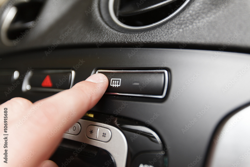 Button defrost (Shallow DOF).