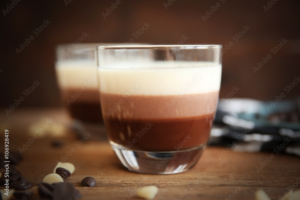 Layered desserts with chocolate crumbs Layered desserts with chocolate crumbs
