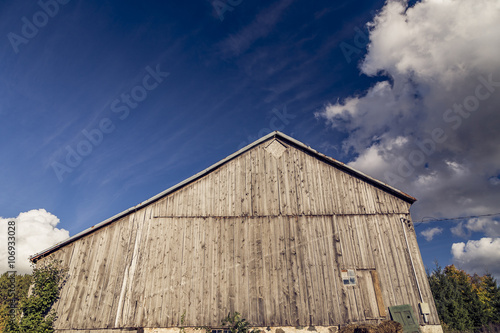 Old Barn in Rural Countryside