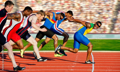 Six athletes starting finishing race