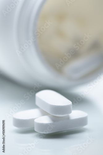 Close up studio shot of 500gm paracetamol tablets photo