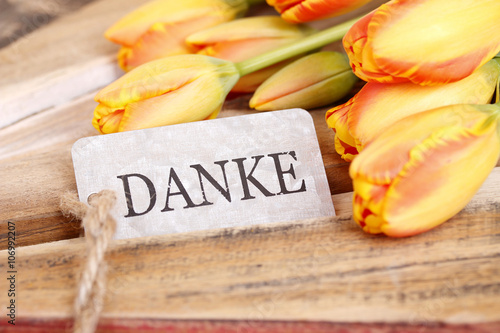Fototapeta Naklejka Na Ścianę i Meble -  danksagung mit tulpen