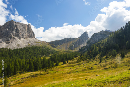 Fototapeta Naklejka Na Ścianę i Meble -  Along the Great Dolomite Road in Italian Alps