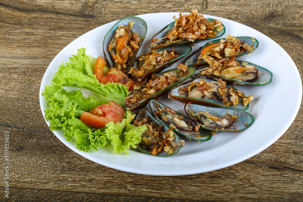 Mussels with garlic