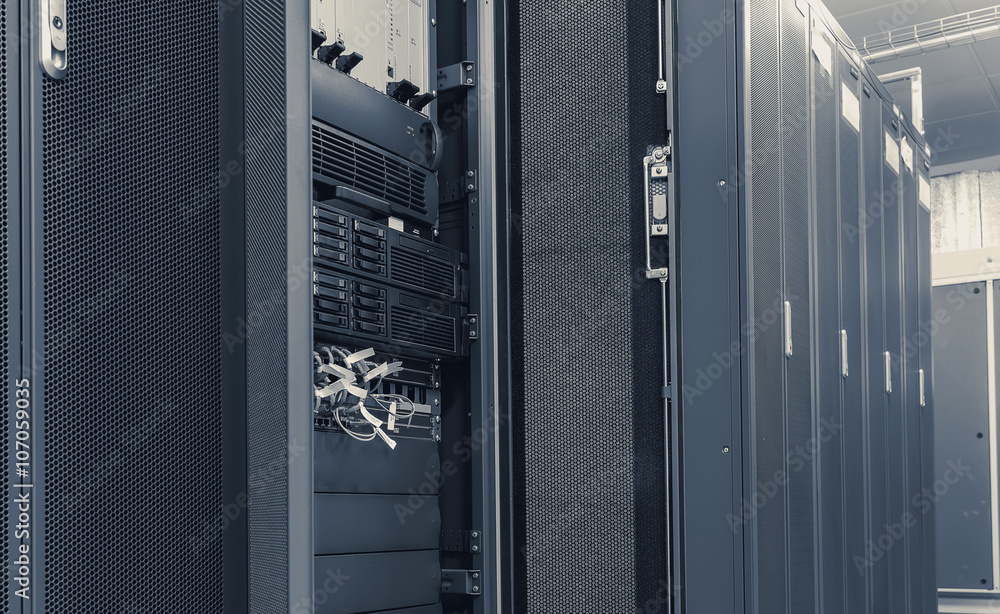 Communication switch near the mainframe in data center