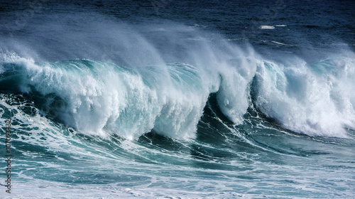 big sea wave