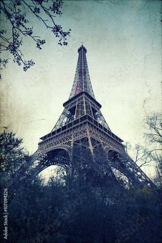 Fototapeta Naklejka Na Ścianę i Meble -  Vintage photo of the Eiffel Tower
