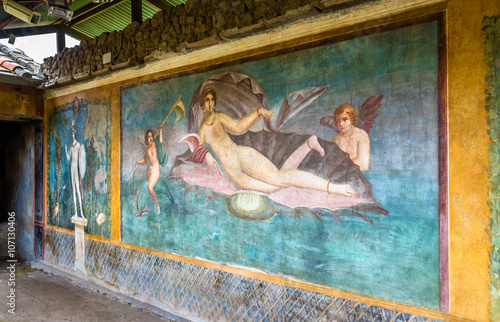 Venus in the shell, an ancient roman fresco