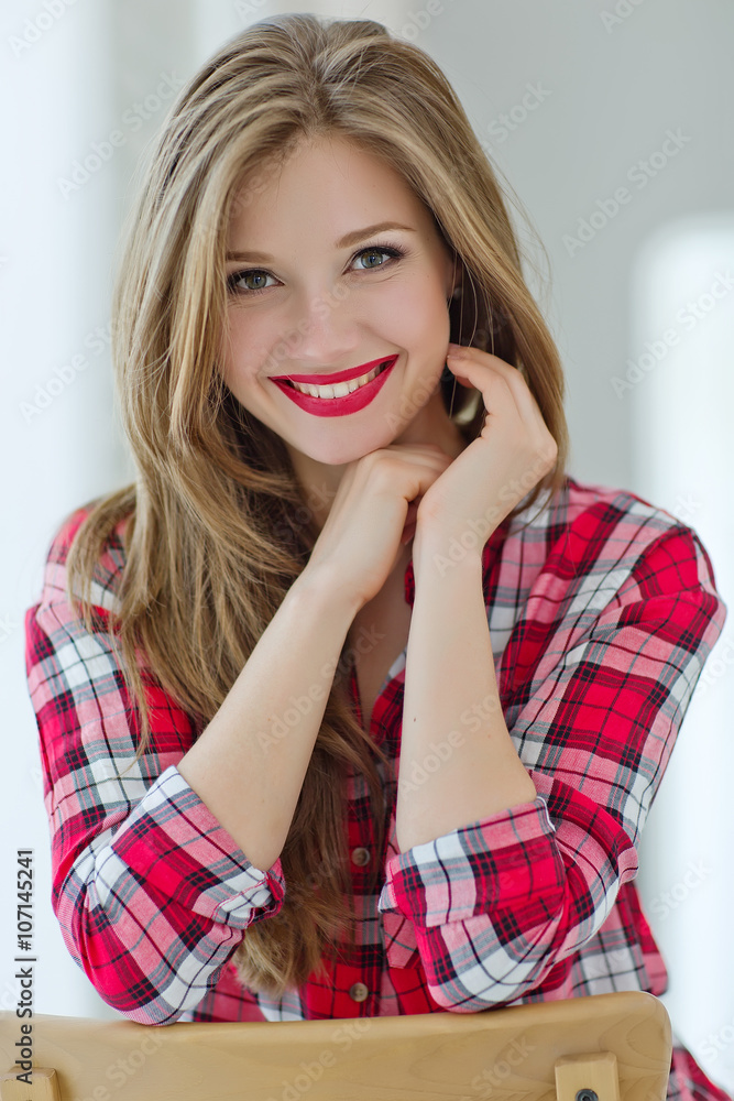 Naklejka premium Portrait of a beautiful girl