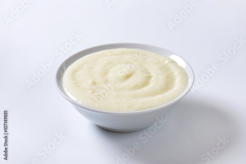 Smooth semolina porridge
