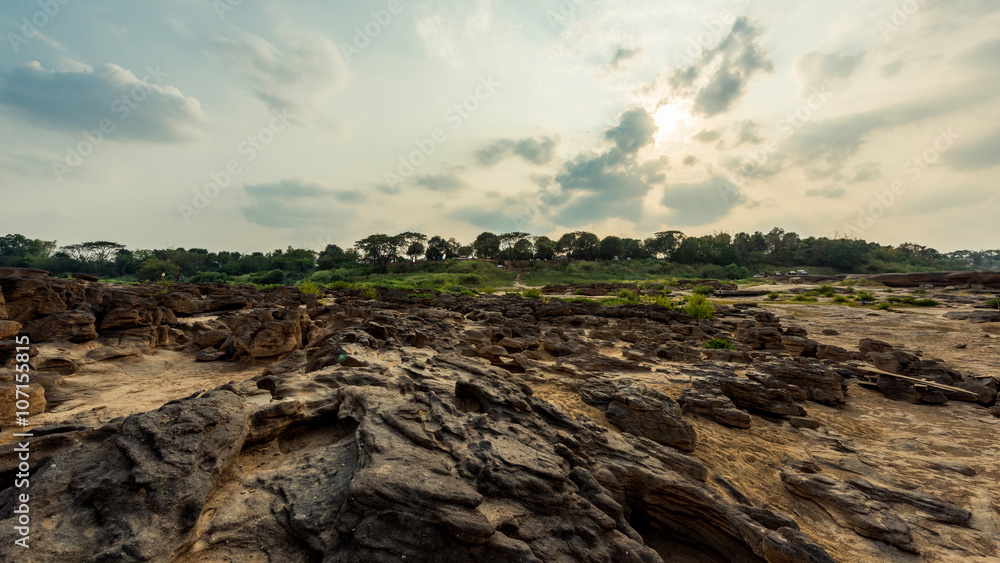 Obraz premium Thailand grand canyon (sam pan bok) at Ubon Ratchathani, Thailan