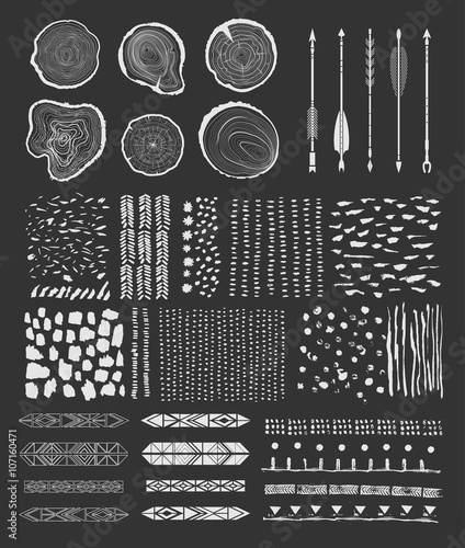 Set with tree-rings, arrows and textures made with ink