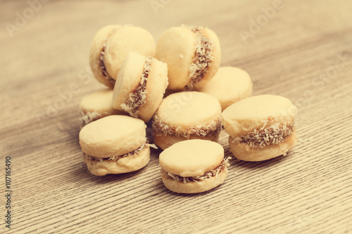 Bilde på lerret Alfajores de maicena con dulce de leche