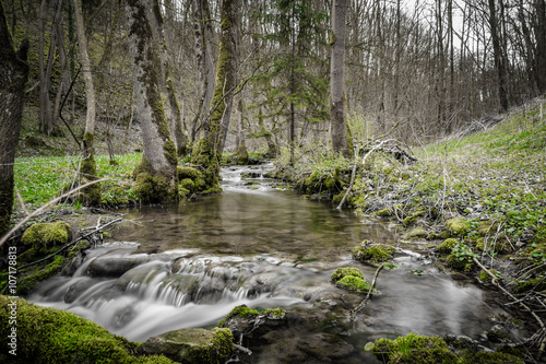 Wasserfall im Wald am Schleifbach in Schwäbisch Hall