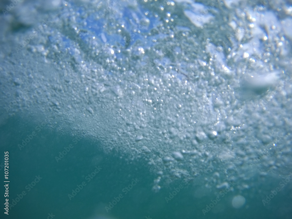 Obraz premium abstract underwater scene with air bubbles under water