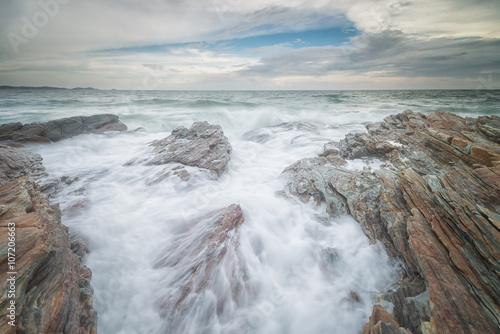 Huge Storm Surf ant Granite Mountain © xreflex