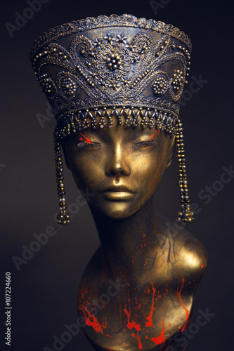 Mannequin Girl. Head from copper © EVGENY FREEONE