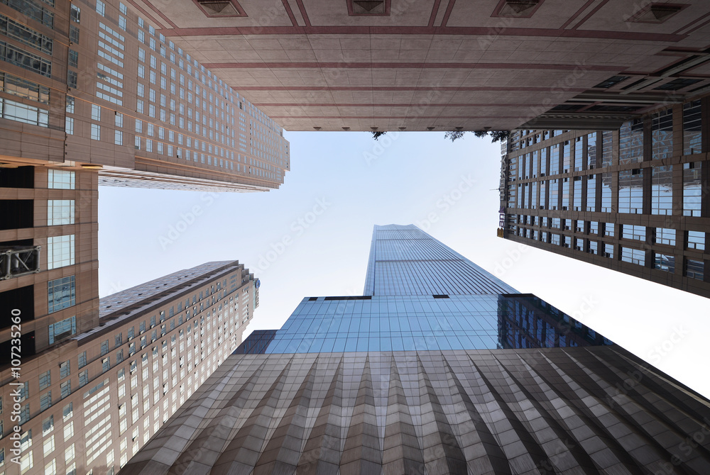 Obraz premium Looking up at the Skyscrapers