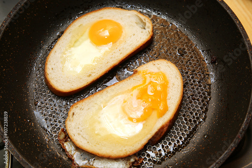 Fotografie egg dihes with bread