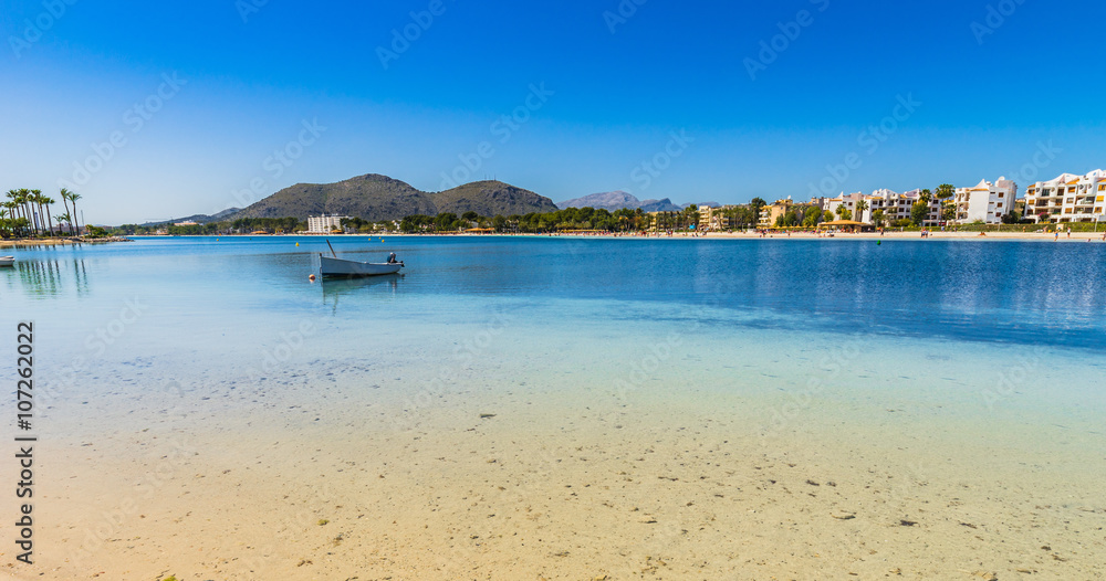 Obraz premium Spanien Mallorca Bucht von Alcudia