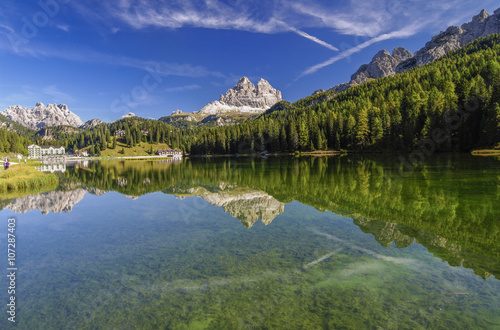 Herbst in den Dolomiten - Misurinasee mit den Drei Zinnen