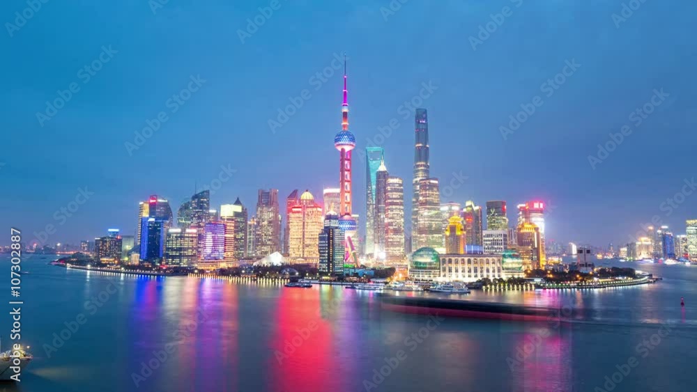 shanghai skyline at night with busy huangpu river, time lapse.
shanghai skyline at night with busy huangpu river, time lapse.