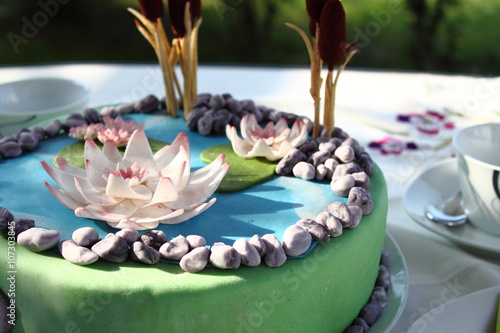 Motivtorte Teich mit Seerose