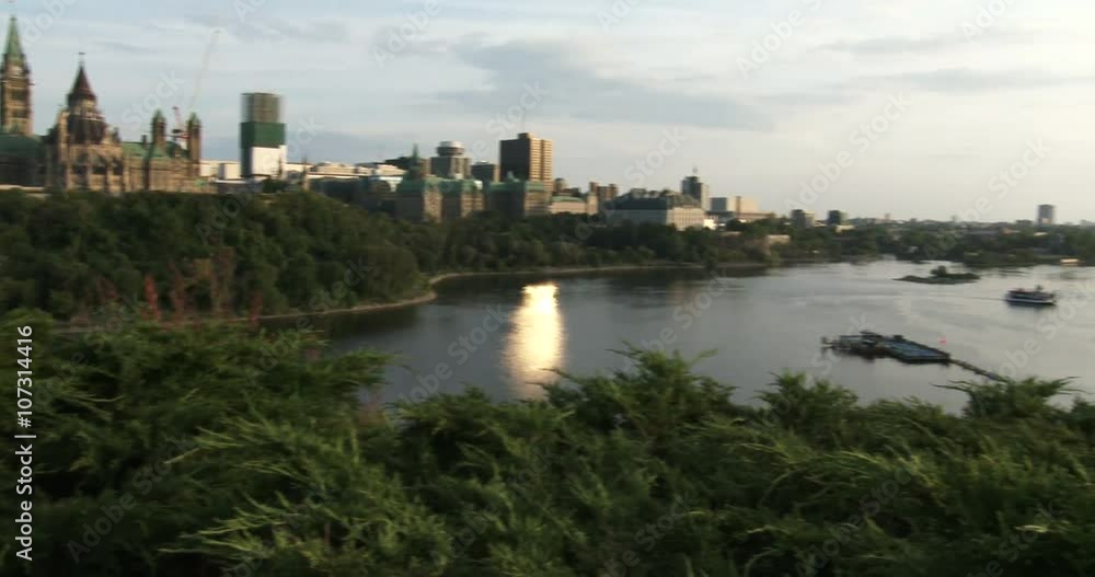 Canadian Parliament in Ottawa, view of the side facing Quebec and the Ottawa river
Canadian Parliament in Ottawa, view of the side facing Quebec and the Ottawa river
