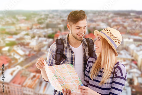 Young couple of travelers o...