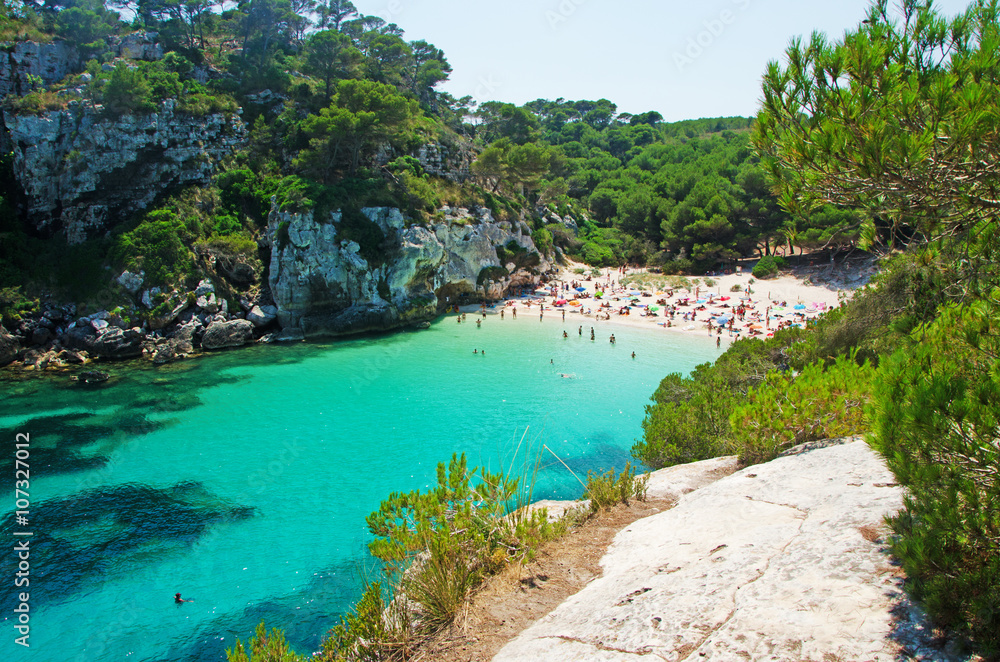 Minorca, Isole Baleari, Spagna: la spiaggia di Cala Macarelleta il 7 luglio 2013