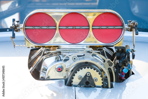 Tableau sur toile powerful motorsport vehicle engine closeup