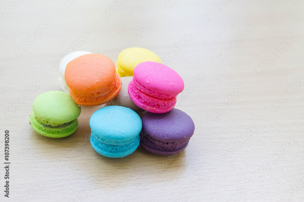 Obraz premium macaron on wood table