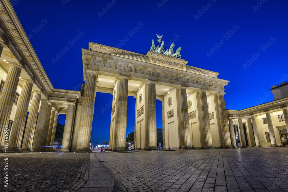 illuminated Brandenburg Gate (Brandenburger Tor) at evening, Berlin, Germany, Europe
