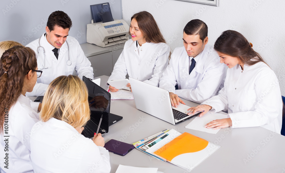 Fototapeta premium Discussion of research work.