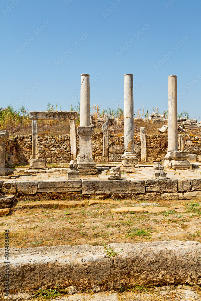 perge old construction in asia  the column  temple
