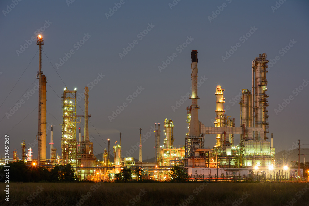 Oil refinery in operating at night Oil refinery in operating at night