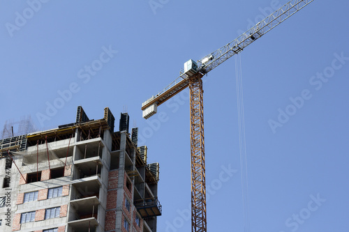 crane lifts construction to new heights © zoomingfoto1712