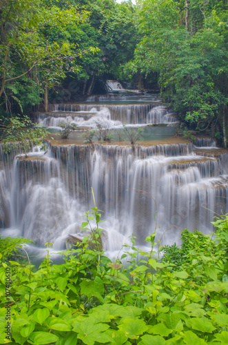 Fototapeta Naklejka Na Ścianę i Meble -  Fourth floor of Huay Mae Kamin Waterfall, Khuean Srinagarindra National Park, Kanchanaburi, Thailand
