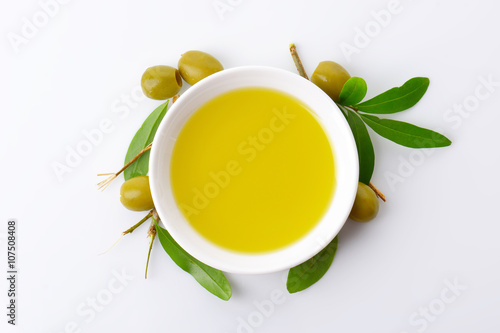 Obraz na plátně Bowl of olive oil