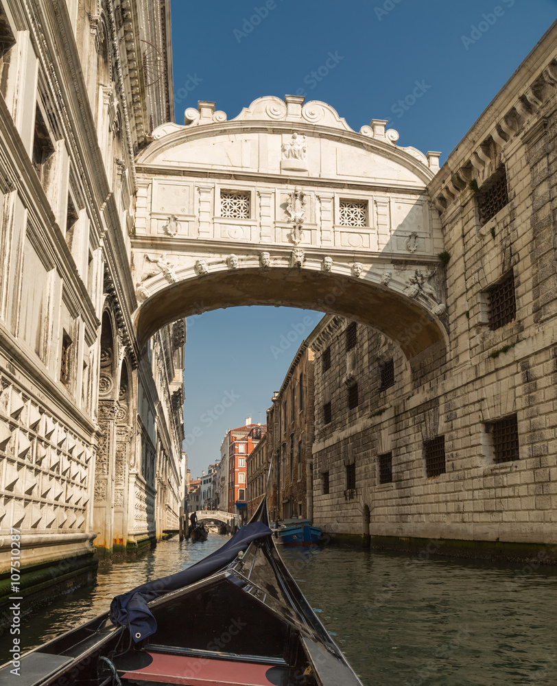 Fototapeta premium View from Gondola of Bridge of Sighs in Venice