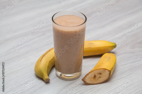 freshly squeezed juice from bananas