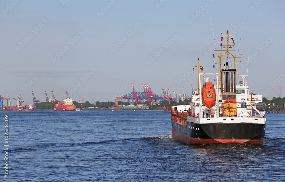 Tanker in Hamburg Tanker in Hamburg