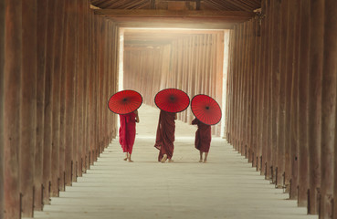 Papier peint photo Thèmes The boys of buddhist monks  © EmmaStock